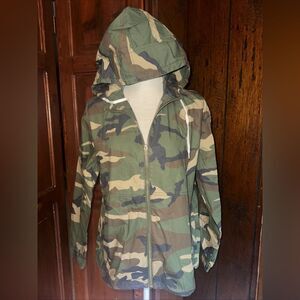 Womens‎ Forever 21 Lightweight Hooded Camouflage Camo Jacket size Medium